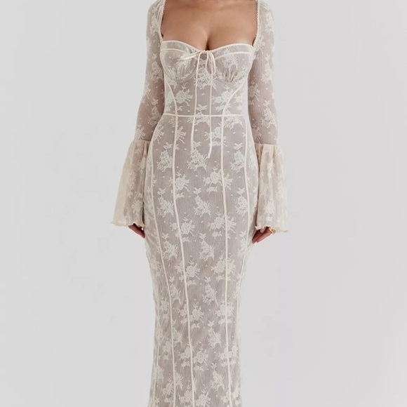 HOUSE OF CB 'Delilah' Vintage Cream Lace Maxi Dress NWOT size XS - Picture 9 of 12